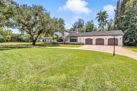 Casa en venta en Southwest Ranches, Florida, 6 dormitorios, 729.56 m2 № 1127318 - foto 4