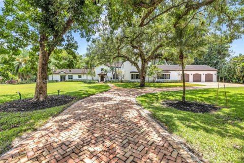 Villa ou maison à vendre à Southwest Ranches, Floride: 6 chambres, 729.56 m2 № 1127318 - photo 2