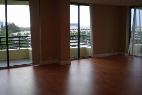 Condo in Aventura, Florida, 2 bedrooms  № 1228136 - photo 10