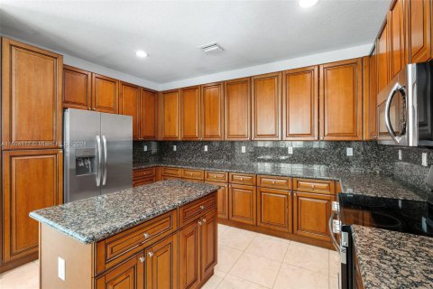 House in Cutler Bay, Florida 5 bedrooms, 366.5 sq.m. № 1228173 - photo 20