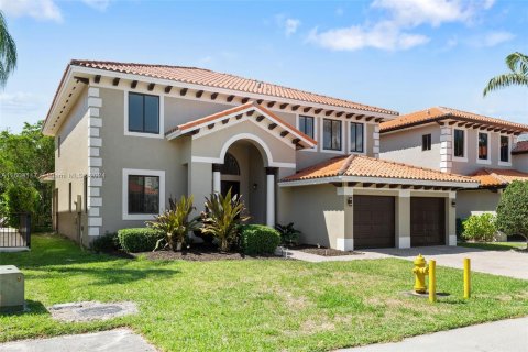 Villa ou maison à vendre à Cutler Bay, Floride: 5 chambres, 366.5 m2 № 1228173 - photo 1