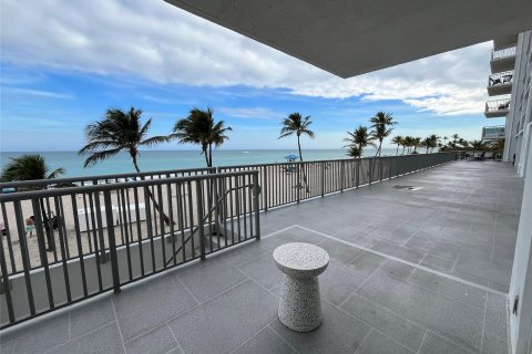 Copropriété à vendre à Hollywood, Floride: 2 chambres, 92.9 m2 № 952281 - photo 11