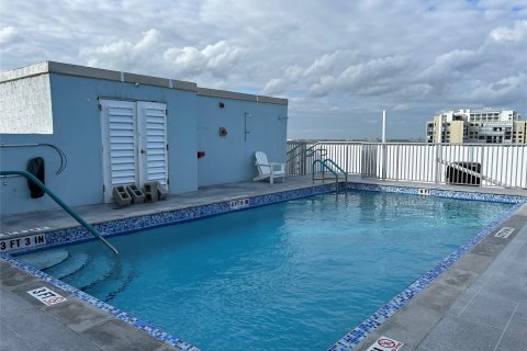 Condo in Hollywood, Florida, 2 bedrooms  № 952281 - photo 3