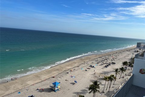 Condo in Hollywood, Florida, 2 bedrooms  № 952281 - photo 5