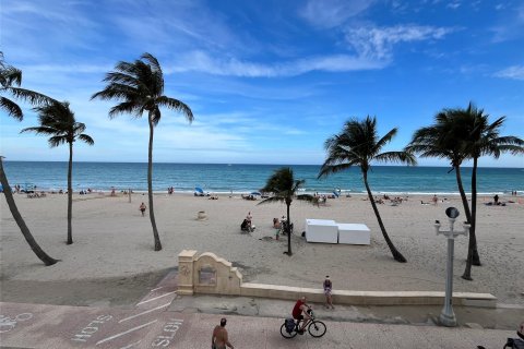 Condominio en venta en Hollywood, Florida, 2 dormitorios, 92.9 m2 № 952281 - foto 25