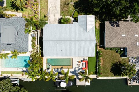 House in Tampa, Florida 4 bedrooms, 186.08 sq.m. № 1204261 - photo 6