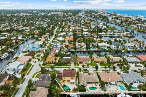 House in Deerfield Beach, Florida 5 bedrooms, 373.47 sq.m. № 972699 - photo 5