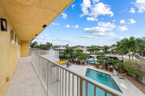 Casa en venta en Deerfield Beach, Florida, 5 dormitorios, 373.47 m2 № 972699 - foto 7