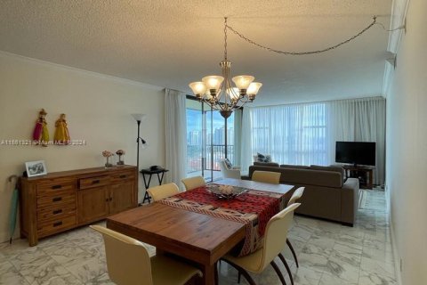 Condominio en venta en Aventura, Florida, 2 dormitorios, 121.98 m2 № 1389619 - foto 9