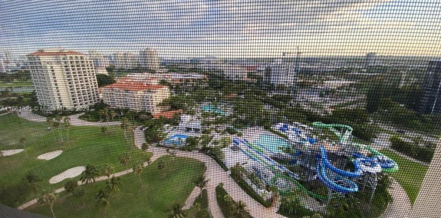 Condominio en Aventura, Florida, 2 dormitorios  № 1389619