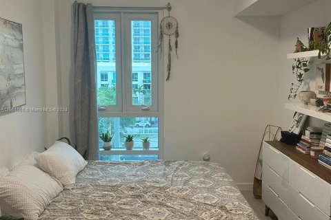 Condo in Miami, Florida, 1 bedroom  № 1389620 - photo 9