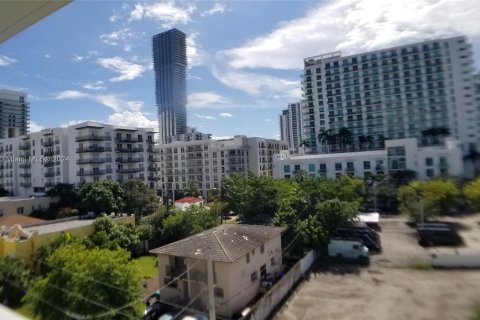 Condo in Miami, Florida, 1 bedroom  № 1389620 - photo 14