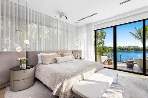 Villa ou maison à vendre à Miami Beach, Floride: 4 chambres, 337.14 m2 № 694297 - photo 23