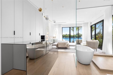 Villa ou maison à vendre à Miami Beach, Floride: 4 chambres, 337.14 m2 № 694297 - photo 25