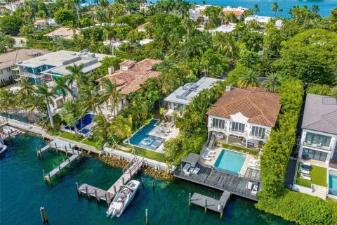 Villa ou maison à vendre à Miami Beach, Floride: 4 chambres, 337.14 m2 № 694297 - photo 5