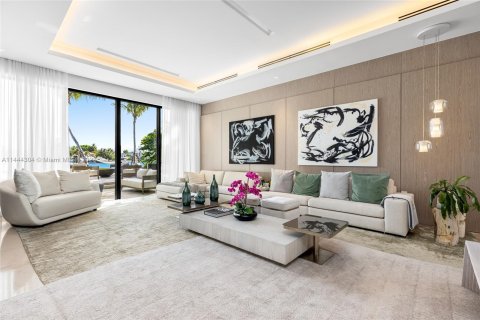 Villa ou maison à vendre à Miami Beach, Floride: 4 chambres, 337.14 m2 № 694297 - photo 11
