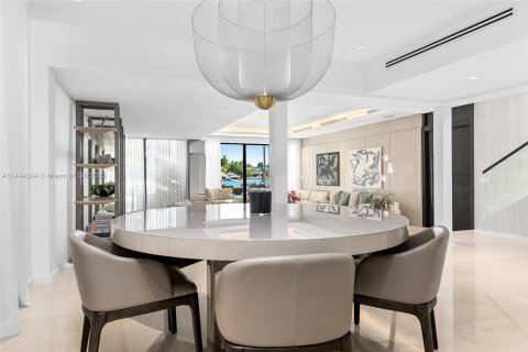 Villa ou maison à vendre à Miami Beach, Floride: 4 chambres, 337.14 m2 № 694297 - photo 21