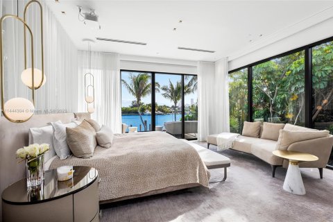 Villa ou maison à vendre à Miami Beach, Floride: 4 chambres, 337.14 m2 № 694297 - photo 22