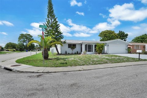 Casa en venta en Port Richey, Florida, 2 dormitorios, 127.28 m2 № 1266248 - foto 2