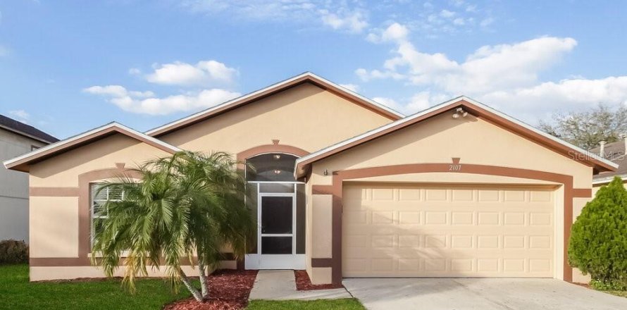 Casa en Brandon, Florida 3 dormitorios, 141.4 m2 № 1349153