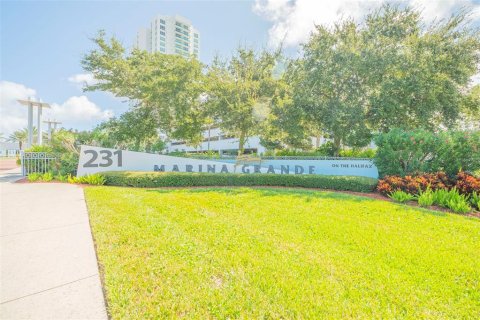 Condo in Daytona Beach, Florida, 3 bedrooms  № 1377804 - photo 25