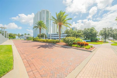 Condo in Daytona Beach, Florida, 3 bedrooms  № 1377804 - photo 24