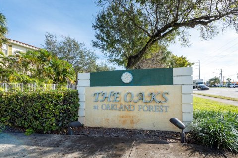 Townhouse in Oakland Park, Florida 3 bedrooms, 138.15 sq.m. № 928041 - photo 2