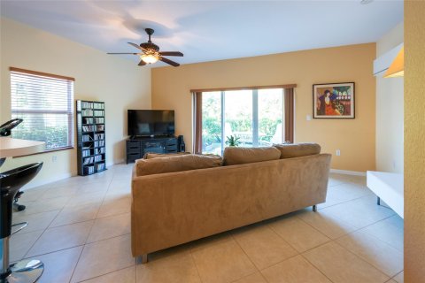 Townhouse in Oakland Park, Florida 3 bedrooms, 138.15 sq.m. № 928041 - photo 14