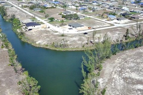 Купить земельный участок в Кейп-Корал, Флорида № 718839 - фото 2