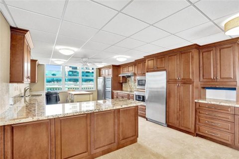 Condo in Lauderdale-by-the-Sea, Florida, 2 bedrooms  № 1177123 - photo 22