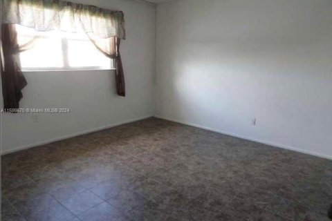 Condo in Sunrise, Florida, 2 bedrooms  № 1351718 - photo 7