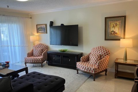 Condo in Sunny Isles Beach, Florida, 2 bedrooms  № 1351719 - photo 8