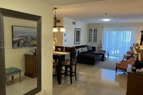 Copropriété à louer à Sunny Isles Beach, Floride: 2 chambres, 91.97 m2 № 1351719 - photo 7