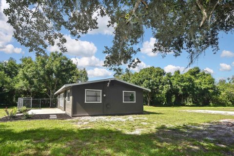 House in Punta Gorda, Florida 3 bedrooms, 100.33 sq.m. № 1264836 - photo 6