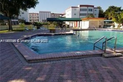 Condominio en venta en Lauderdale Lakes, Florida, 2 dormitorios, 101.08 m2 № 836880 - foto 30