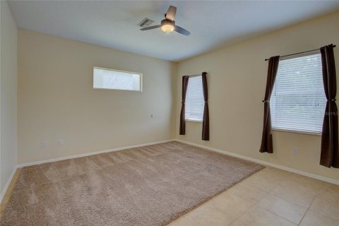 House in New Port Richey, Florida 4 bedrooms, 240.62 sq.m. № 1382831 - photo 19