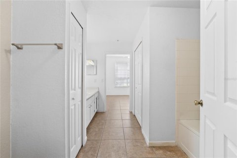 Condo in Orlando, Florida, 1 bedroom  № 1382793 - photo 29