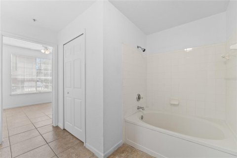 Condo in Orlando, Florida, 1 bedroom  № 1382793 - photo 28