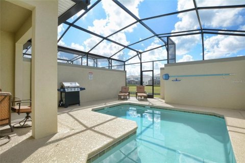 Townhouse in STOREY LAKE in Kissimmee, Florida 4 bedrooms, 177.81 sq.m. № 1382792 - photo 2