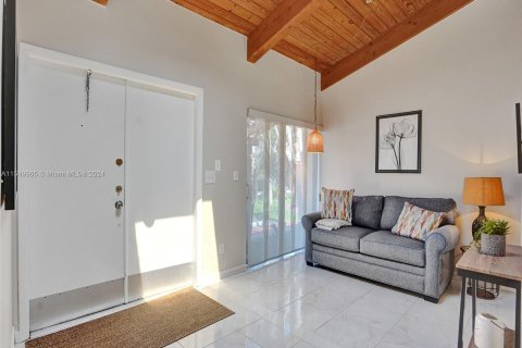 Villa ou maison à vendre à Hallandale Beach, Floride: 2 chambres, 156.08 m2 № 1118483 - photo 26