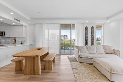 Copropriété à vendre à Miami Beach, Floride: 2 chambres, 137.22 m2 № 1181328 - photo 12