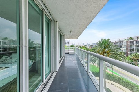 Copropriété à vendre à Miami Beach, Floride: 2 chambres, 137.22 m2 № 1181328 - photo 30