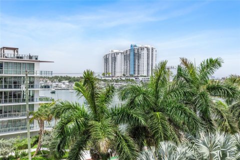 Copropriété à vendre à Miami Beach, Floride: 2 chambres, 137.22 m2 № 1181328 - photo 2