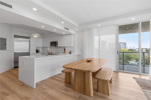 Copropriété à vendre à Miami Beach, Floride: 2 chambres, 137.22 m2 № 1181328 - photo 11