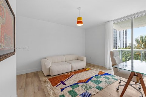 Copropriété à vendre à Miami Beach, Floride: 2 chambres, 137.22 m2 № 1181328 - photo 25