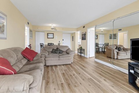 Copropriété à vendre à Sarasota, Floride: 2 chambres, 107.02 m2 № 1359555 - photo 11