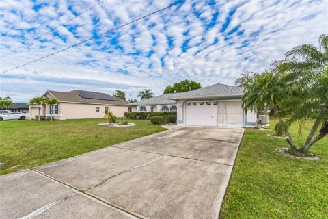 Villa ou maison à vendre à Punta Gorda, Floride: 3 chambres, 157.75 m2 № 1359521 - photo 30