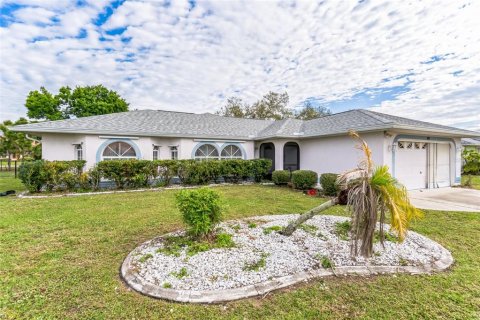 Villa ou maison à vendre à Punta Gorda, Floride: 3 chambres, 157.75 m2 № 1359521 - photo 2