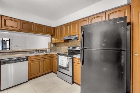 Condo in Miramar, Florida, 2 bedrooms  № 1383126 - photo 8