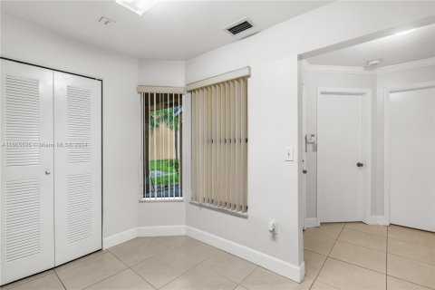 Condo in Miramar, Florida, 2 bedrooms  № 1383126 - photo 9